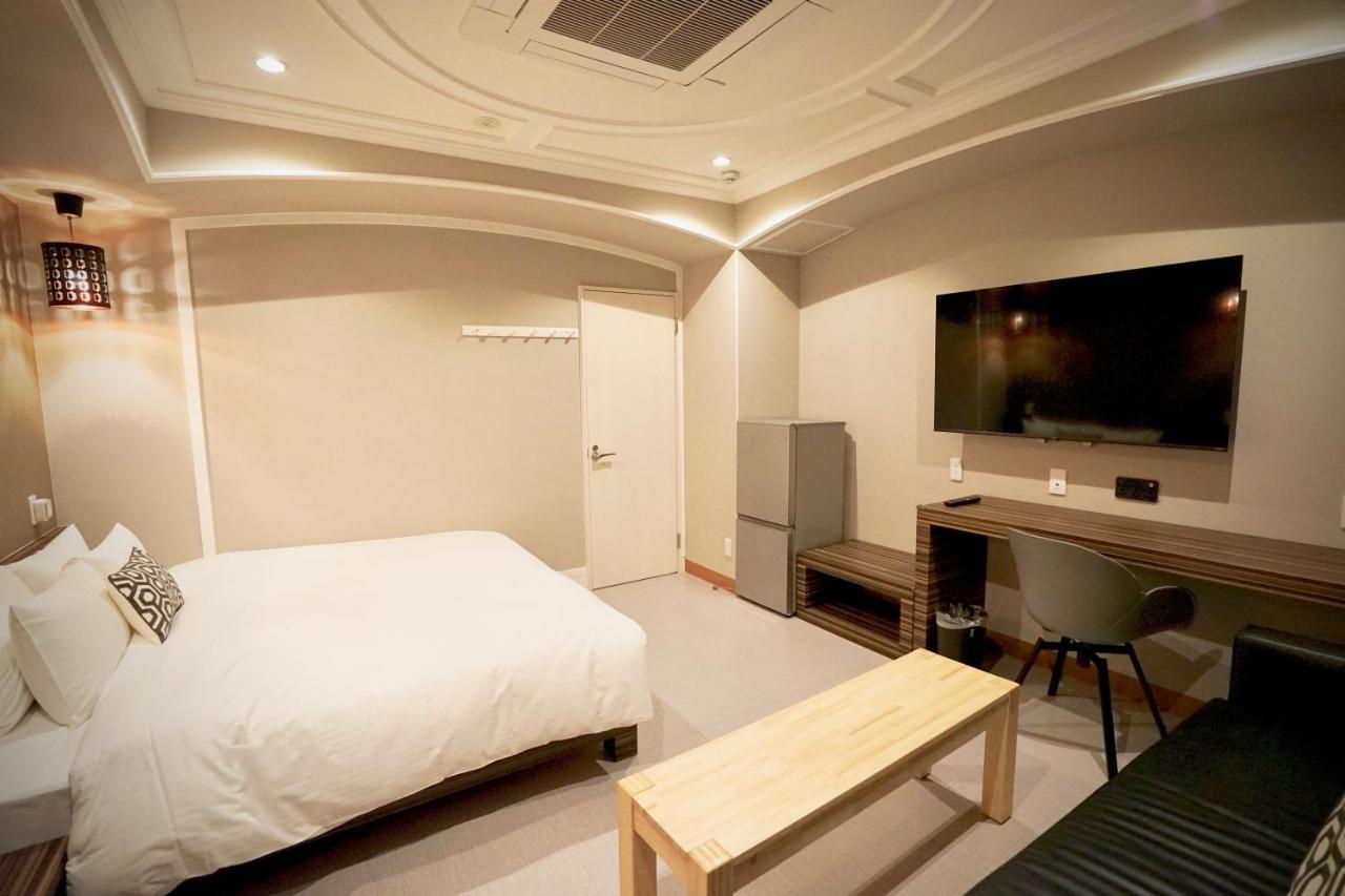 Hotel 88 Shinsaibashi Osaka Buitenkant foto